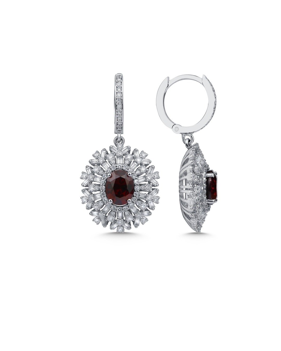 Oval Kırmızı Taşlı Baget ve Yuvarlak Kesim Pırlanta Güneş Desenli Küpe – 14 Ayar Beyaz Altın Oval Kırmızı Taşlı Baget ve Yuvarlak Kesim Pırlanta Güneş Desenli Küpe – 14 Ayar Beyaz Altın