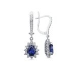 Yuvarlak Kesim Pırlanta ve Armut Kesim Mavi Taşlı Entouragé Desenli Sarkıt Küpe – 14 Ayar Beyaz Altın